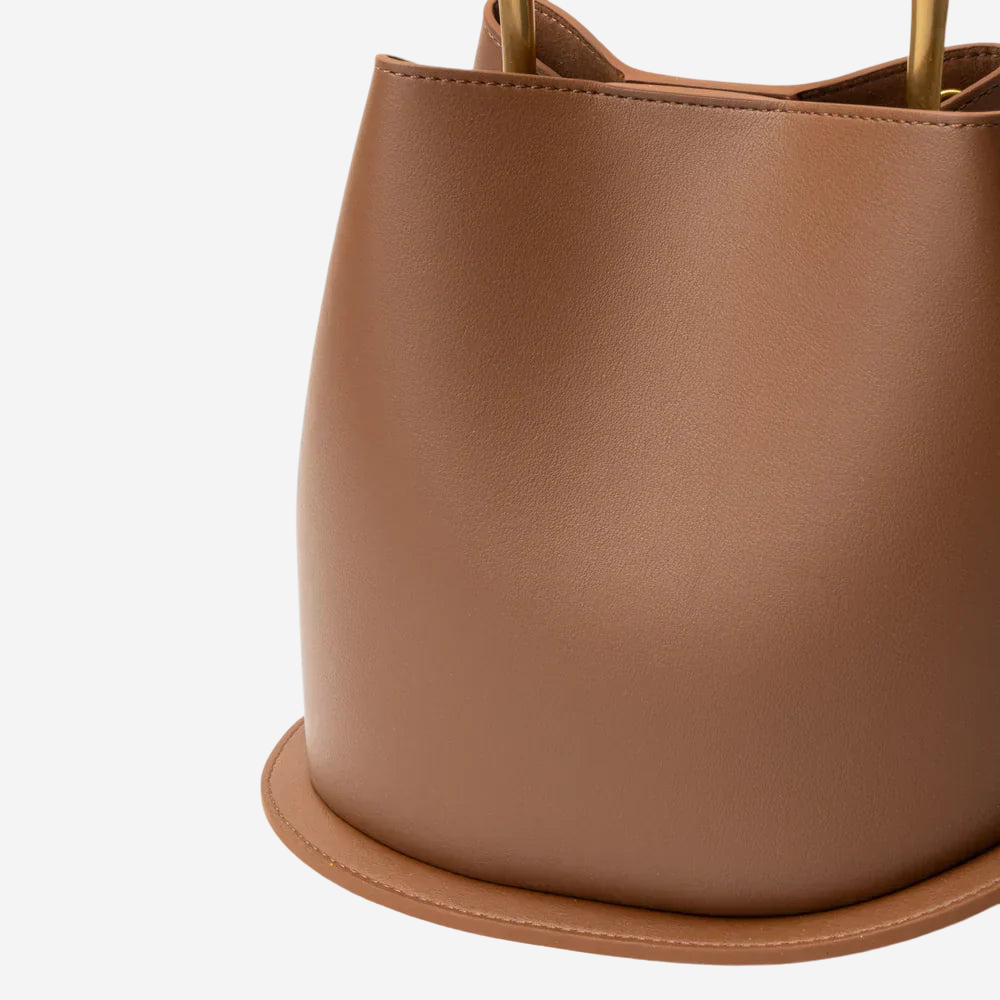 Alvaria – Elegant Väska med Geometriskt Handtag