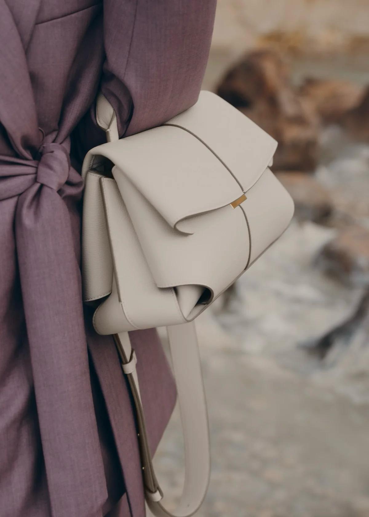 Clarisse – Modern Stil med Praktisk Funktion