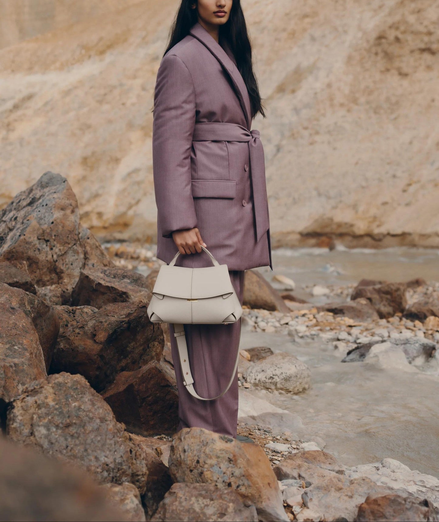 Clarisse – Modern Stil med Praktisk Funktion